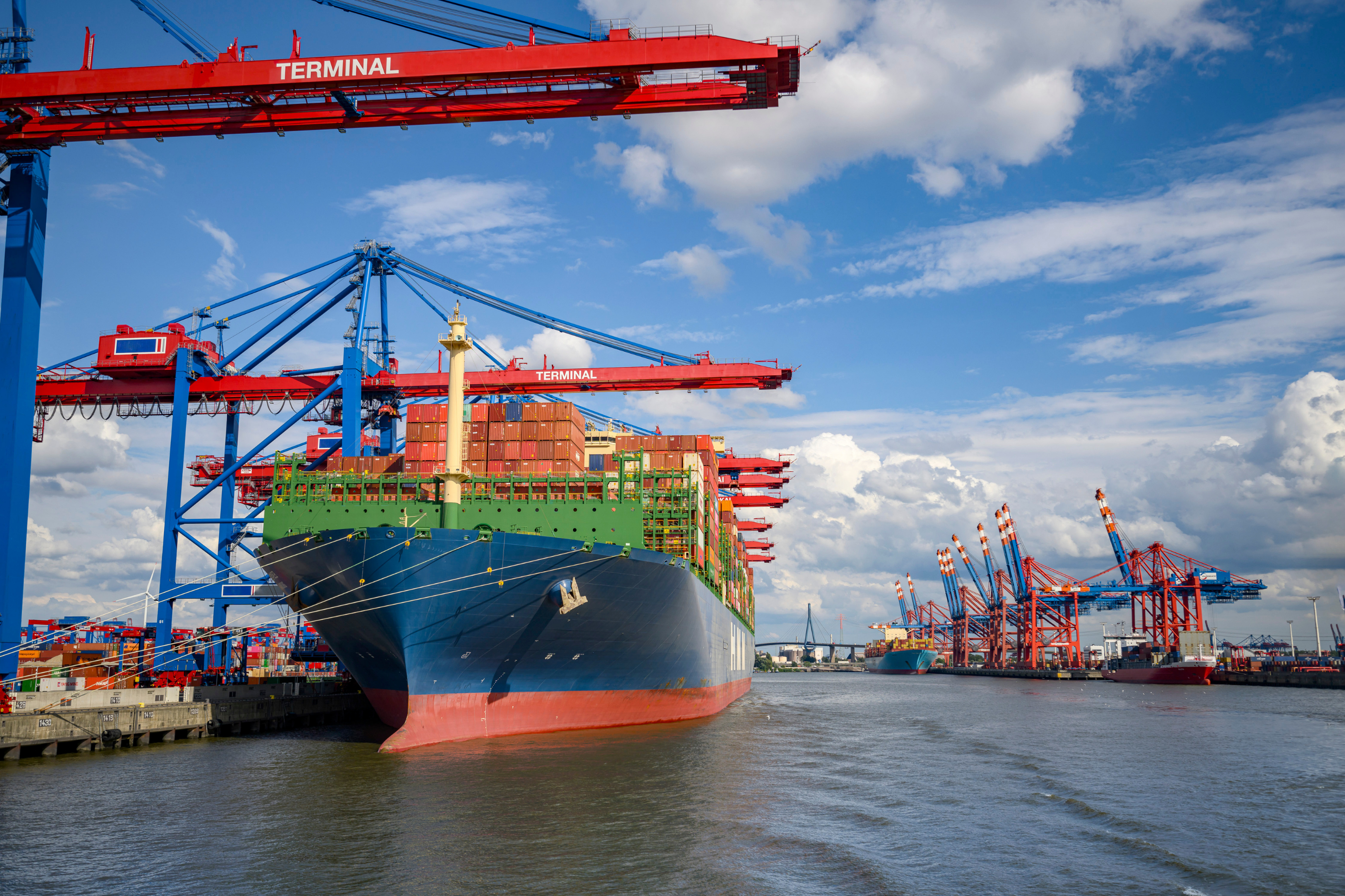 How Government Affairs Professionals Are Responding to Uncertainty Around Tariffs & Trade Policy